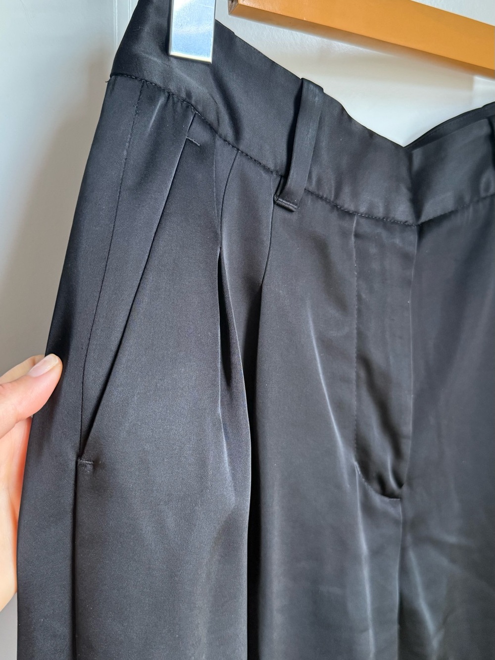 ARITZIA effortless pants SATIN